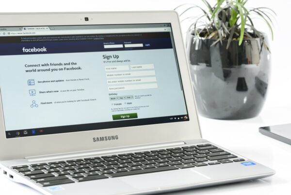 A Samsung laptop showing a Facebook application - paypant.com