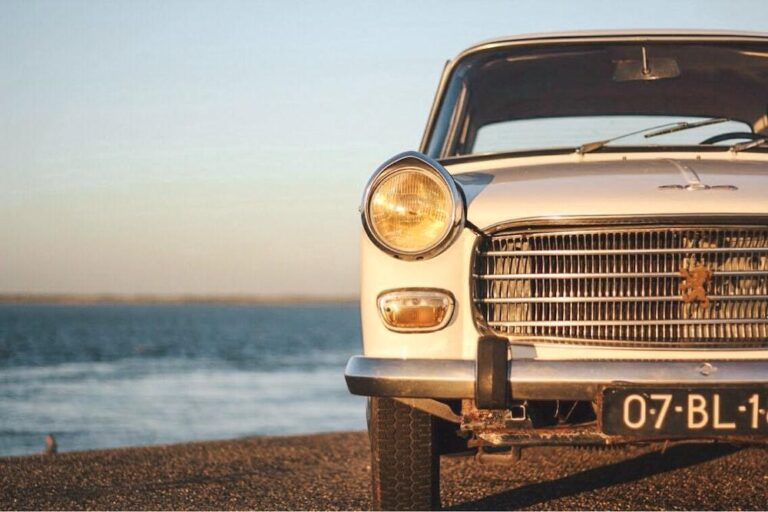 Driving An Old or Antique Car: Pros and Cons - PayPant.com