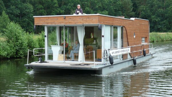   Live Rent Free in a boat house 

www.paypant.com
