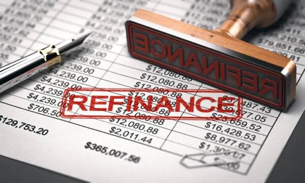 How to Refinance Your Student Loans 

www.paypant.com
