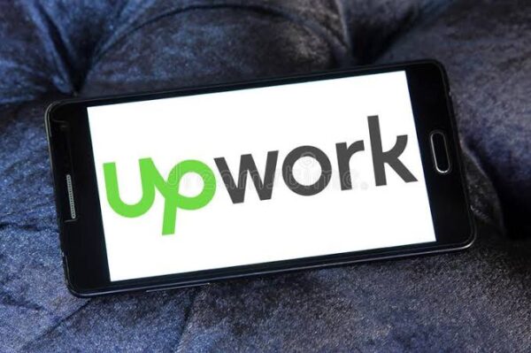 How to Get Your First Job on Upwork [Beginner's Guide and Tips]

www.paypant.com
