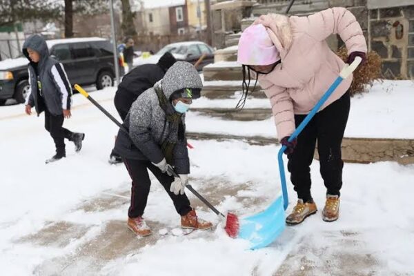 How To Make Money Shoveling Snow

www.paypant.com
